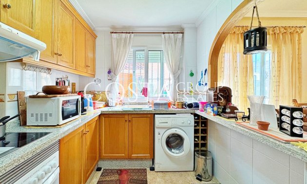 Wiederverkauf - House -
Orihuela - Villamartin