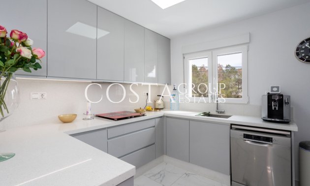 Resale - Villa -
Orihuela - Villamartin