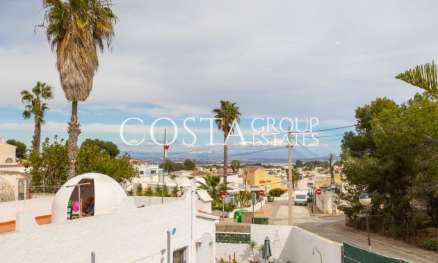 Resale - Villa -
Orihuela - Villamartin