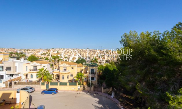 Resale - Villa -
Orihuela - Villamartin
