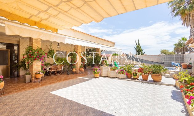 Resale - Villa -
Orihuela - Los Altos
