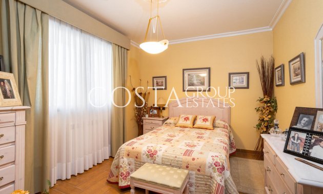 Resale - Villa -
Orihuela - Los Altos