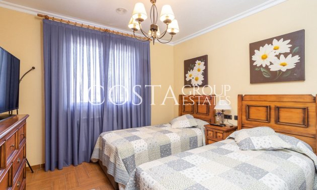 Resale - Villa -
Orihuela - Los Altos