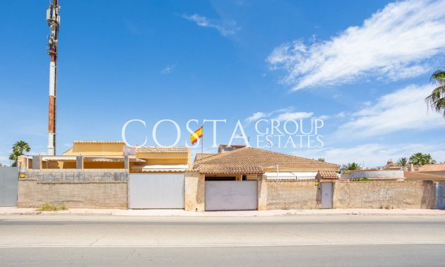 Resale - Villa -
Orihuela - Los Altos