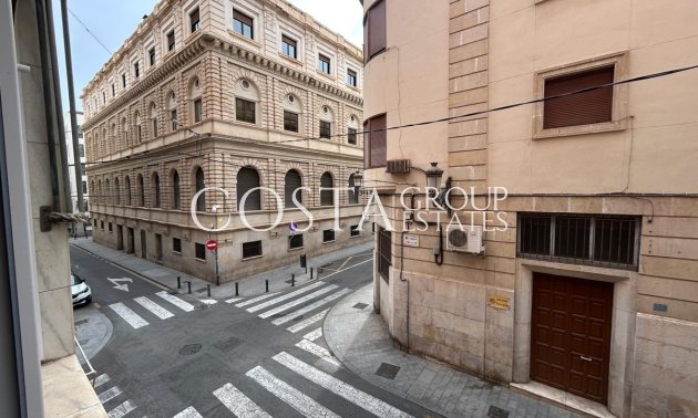 Resale - Apartments -
Alicante City - Alicante City Centro