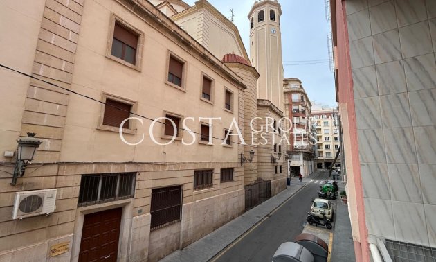 Resale - Apartments -
Alicante City - Alicante City Centro