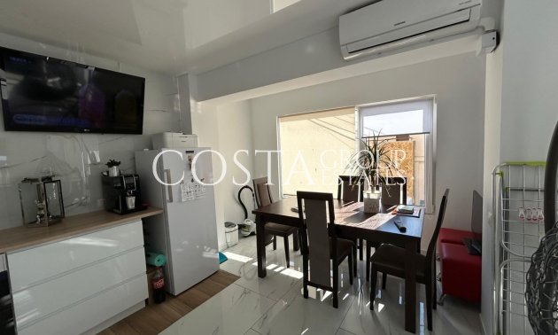 Resale - Apartments -
Torrevieja - Torrevieja Centro