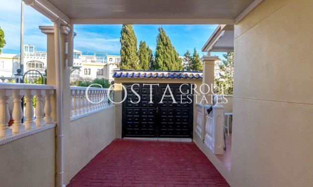 Resale - Villa -
Orihuela - Villamartin