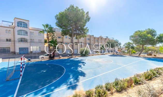 Resale - Villa -
Orihuela - Villamartin