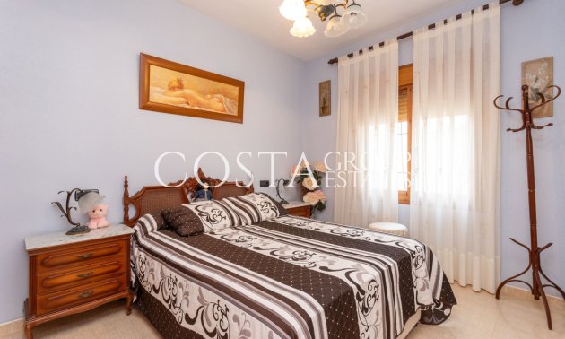 Resale - Villa -
Orihuela - Campoamor
