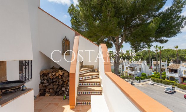 Resale - Villa -
Orihuela - Villamartin