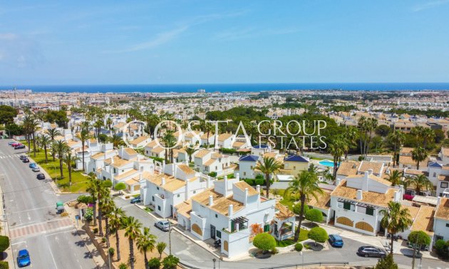 Resale - Villa -
Orihuela - Villamartin