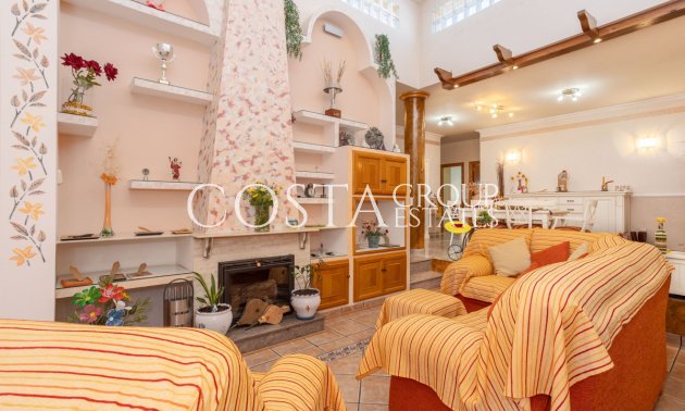 Resale - Villa -
La Union - La Union Centro