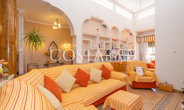 Resale - Villa -
La Union - La Union Centro