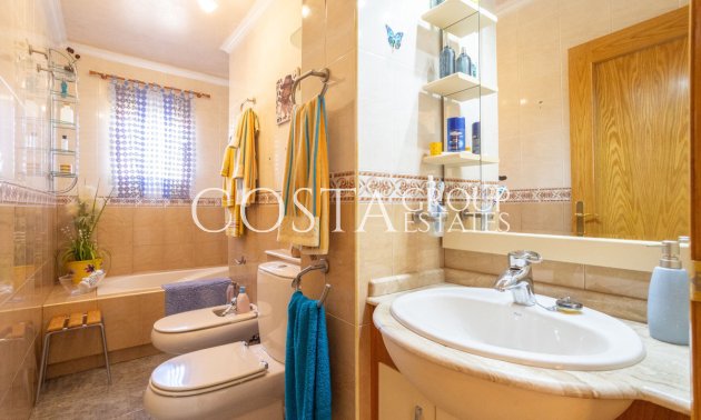 Resale - Villa -
La Union - La Union Centro