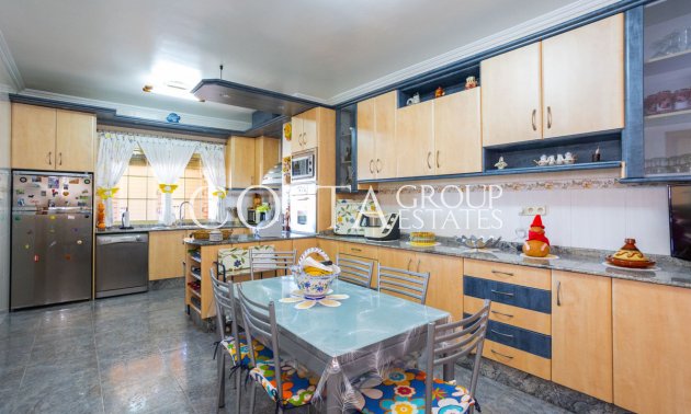 Resale - Villa -
La Union - La Union Centro