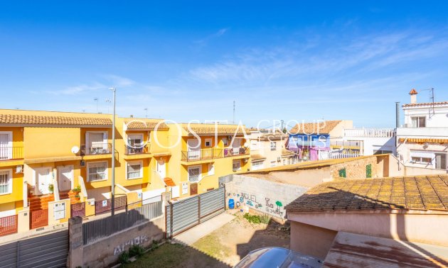 Resale - Villa -
La Union - La Union Centro