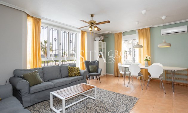 Resale - House -
Orihuela - Villamartin