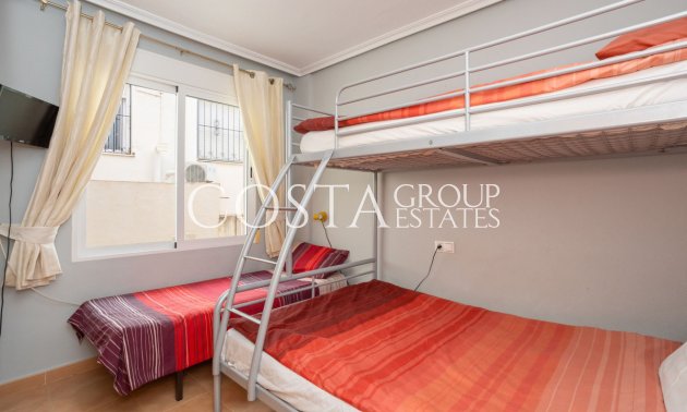 Resale - House -
Orihuela - Villamartin