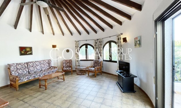 Resale - Villa -
Pinoso - Los Pinos