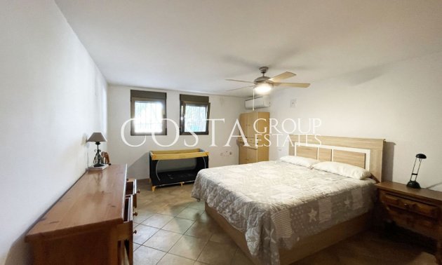 Resale - Villa -
Pinoso - Los Pinos