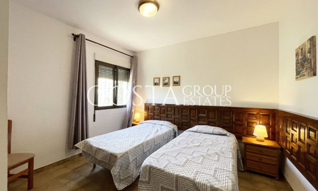 Resale - Villa -
Pinoso - Los Pinos