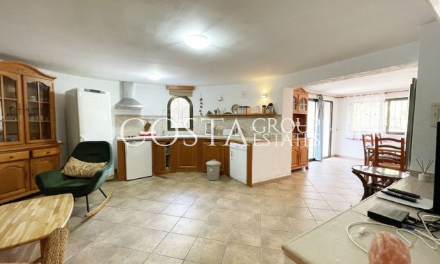 Resale - Villa -
Pinoso - Los Pinos