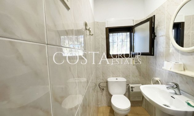 Resale - Villa -
Pinoso - Los Pinos