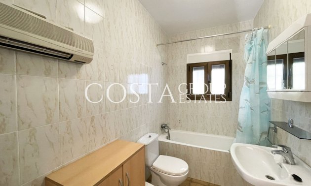 Resale - Villa -
Pinoso - Los Pinos