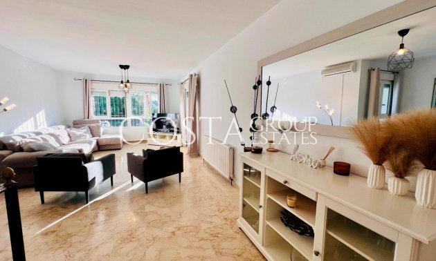 Resale - Villa -
Orihuela - Orihuela Costa