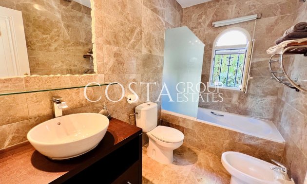 Resale - Villa -
Orihuela - Orihuela Costa