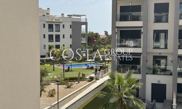 Resale - Apartments -
Orihuela - Villamartin