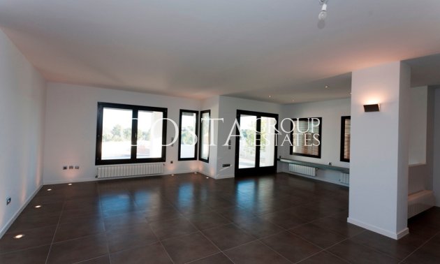 Resale - Villa -
Teulada - Moraira