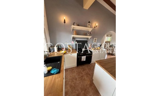 Resale - Villa -
Dolores - Dolores Centro