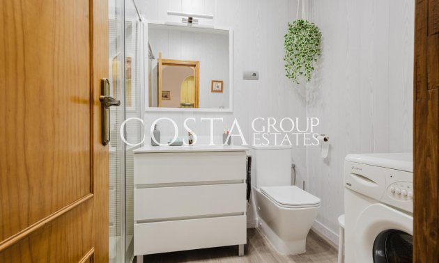 Resale - House -
Torrevieja - Torrevieja Centro