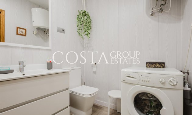 Resale - House -
Torrevieja - Torrevieja Centro