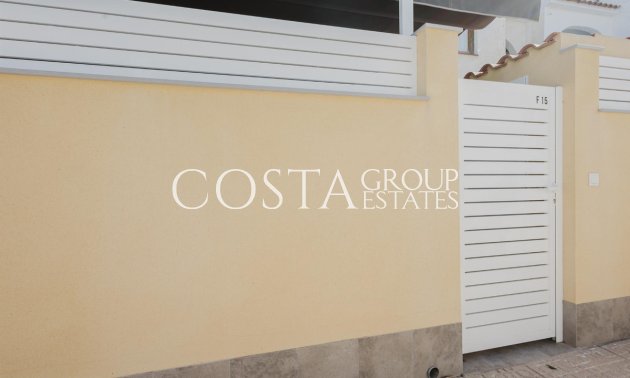 Resale - House -
Torrevieja - Torrevieja Centro