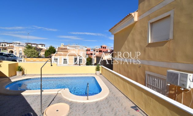 Resale - Villa -
Orihuela - Villamartin