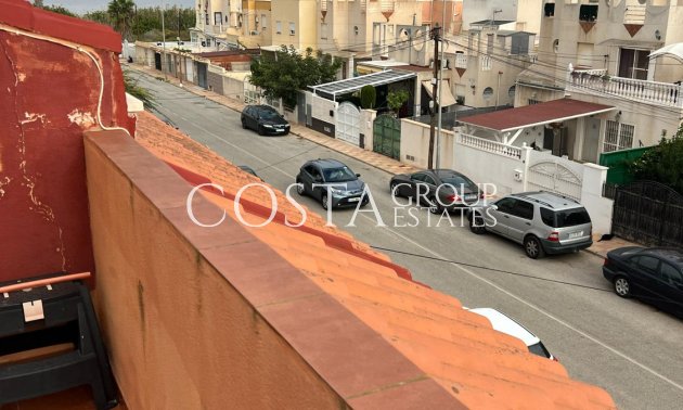 Resale - House -
Torrevieja - Torrevieja Centro