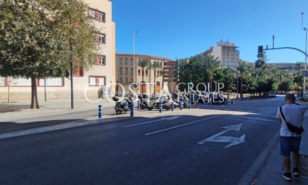 Resale - Apartments -
Alicante - Alicante Centro