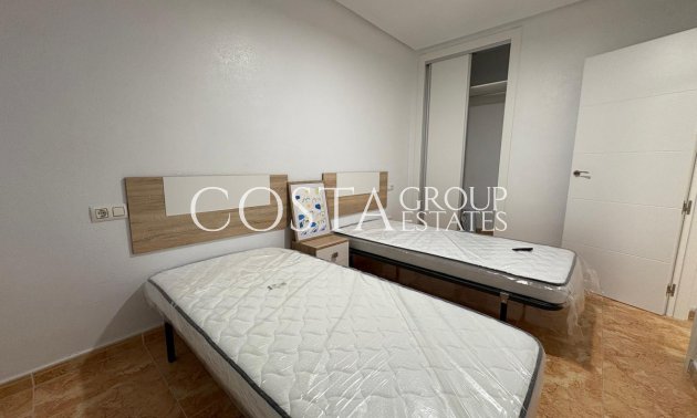 Resale - House -
Torrevieja - Torrevieja Centro