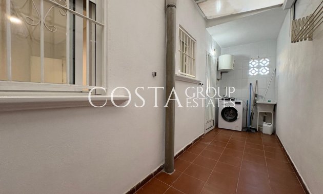 Resale - House -
Torrevieja - Torrevieja Centro