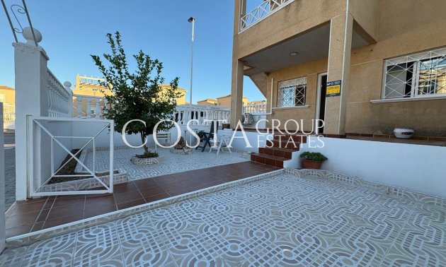 Resale - House -
Torrevieja - Torrevieja Centro