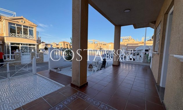 Resale - House -
Torrevieja - Torrevieja Centro