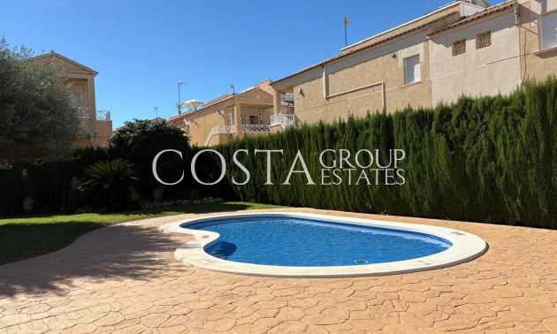 Resale - House -
Torrevieja - Torrevieja Centro
