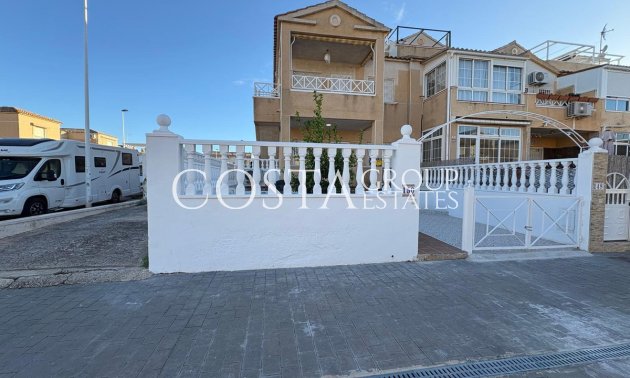 Resale - House -
Torrevieja - Torrevieja Centro