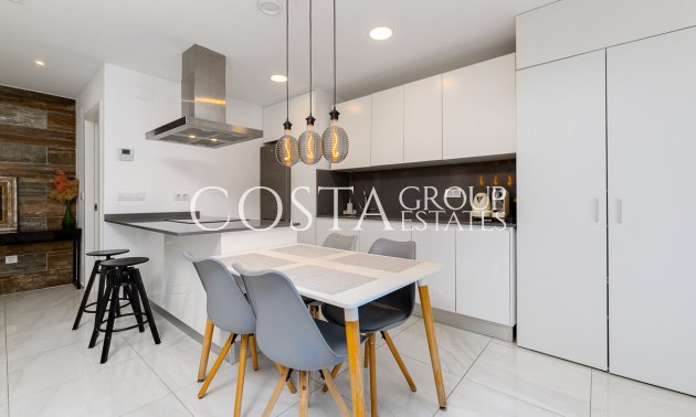 Resale - House -
Orihuela - Villamartin