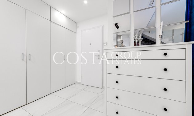 Resale - House -
Orihuela - Villamartin