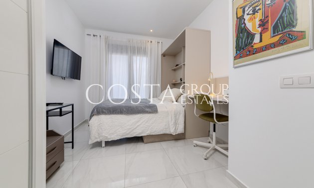 Resale - House -
Orihuela - Villamartin