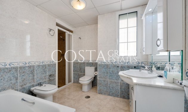 Resale - Apartments -
Torrevieja - Torrevieja Centro